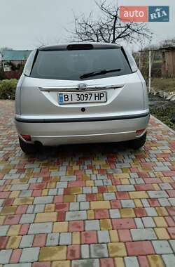 Хэтчбек Ford Focus 2004 в 