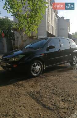 Хэтчбек Ford Focus 2000 в 