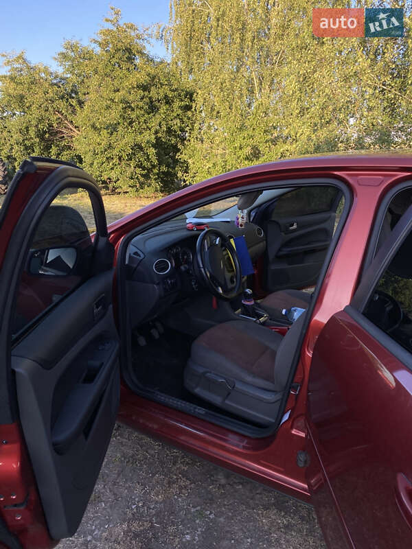 Хэтчбек Ford Focus 2007 в Узине
