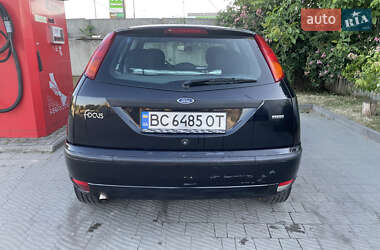 Хэтчбек Ford Focus 2003 в 