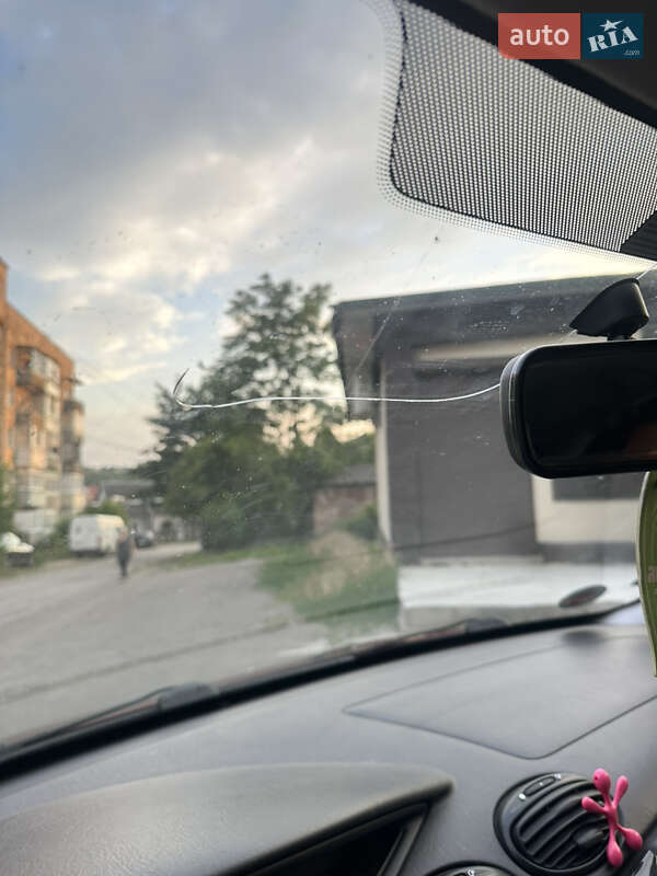 Хетчбек Ford Focus 2003 в Чернівцях
