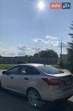 Седан Ford Focus 2014 в 