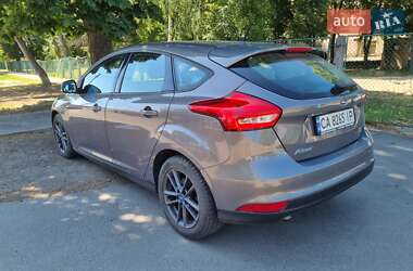 Хэтчбек Ford Focus 2015 в 