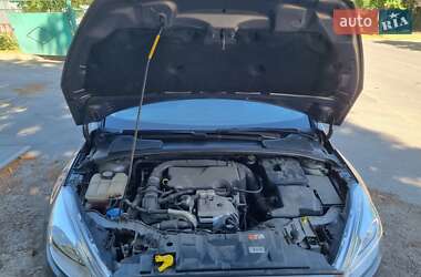 Хэтчбек Ford Focus 2015 в 