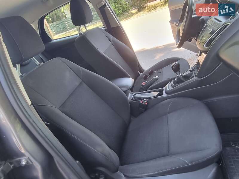 Хэтчбек Ford Focus 2015 в Умани