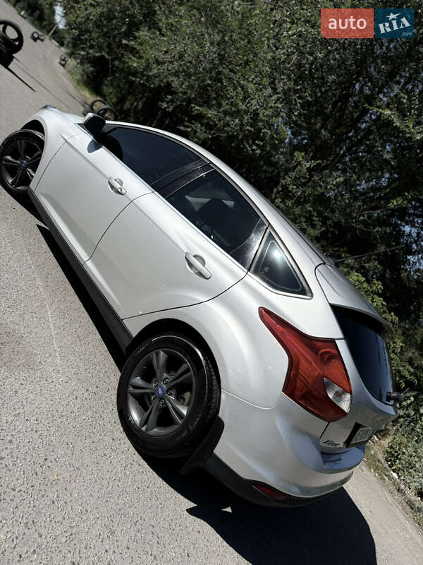 Хэтчбек Ford Focus 2012 в Днепре