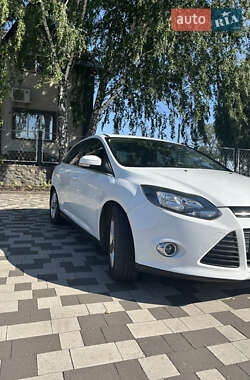 Седан Ford Focus 2011 в 