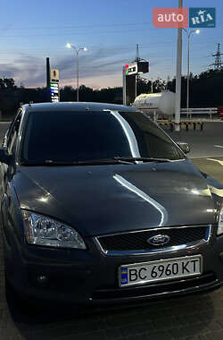 Хэтчбек Ford Focus 2005 в 