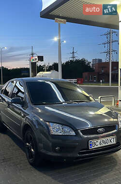 Хэтчбек Ford Focus 2005 в 