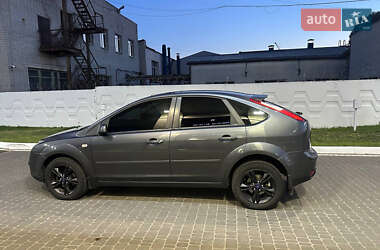Хэтчбек Ford Focus 2005 в 