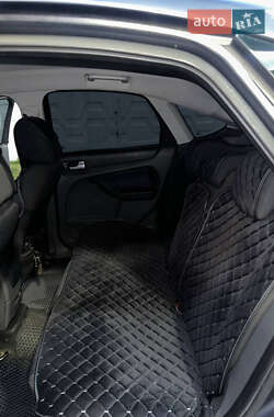 Хэтчбек Ford Focus 2005 в 