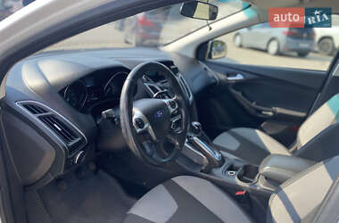 Хэтчбек Ford Focus 2012 в 
