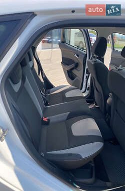 Хэтчбек Ford Focus 2012 в 