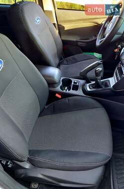 Седан Ford Focus 2011 в 