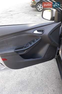 Хэтчбек Ford Focus 2013 в 