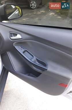 Хэтчбек Ford Focus 2013 в 