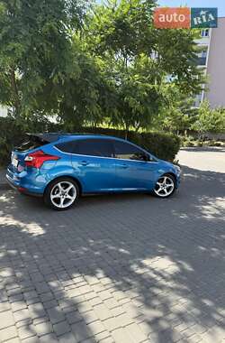 Хэтчбек Ford Focus 2013 в 