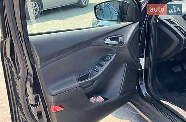 Седан Ford Focus 2015 в 
