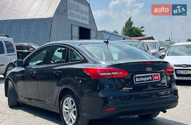 Седан Ford Focus 2015 в 