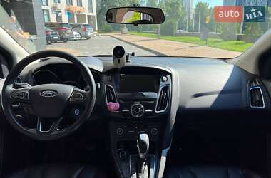 Седан Ford Focus 2015 в 