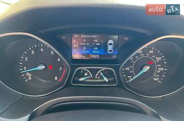 Седан Ford Focus 2015 в 