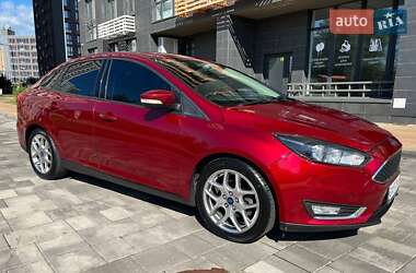 Седан Ford Focus 2015 в 