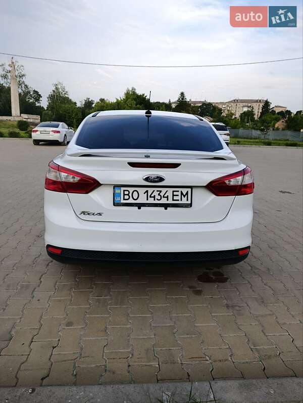 Седан Ford Focus 2013 в Лановцах