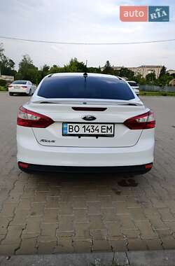 Седан Ford Focus 2013 в 