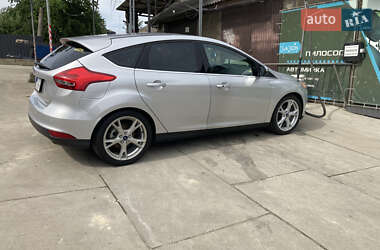Хэтчбек Ford Focus 2015 в 