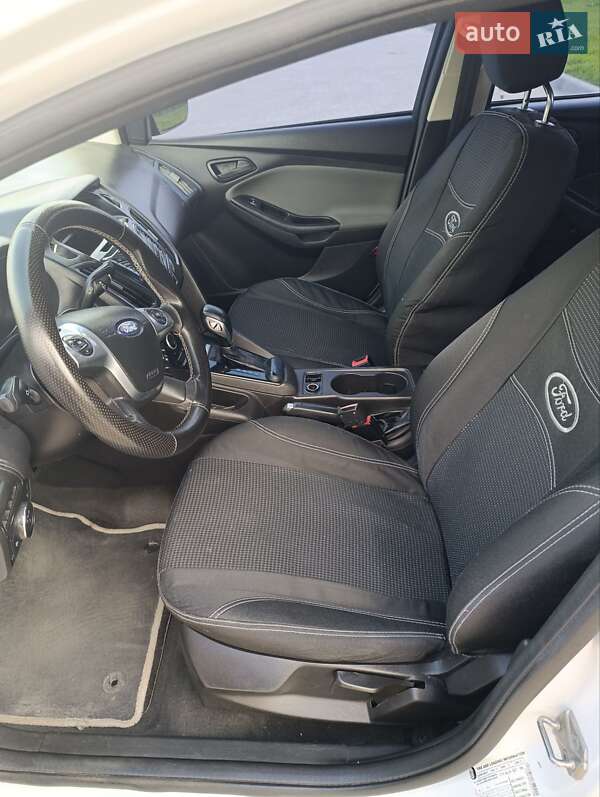 Седан Ford Focus 2013 в Лановцах