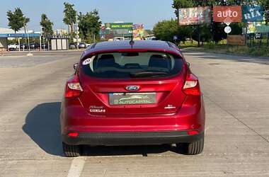 Хэтчбек Ford Focus 2012 в 