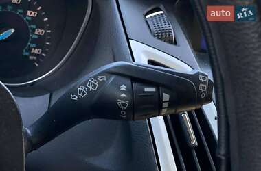 Хэтчбек Ford Focus 2012 в 