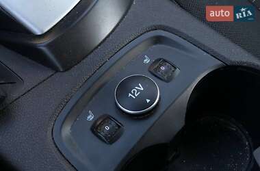 Хэтчбек Ford Focus 2012 в 