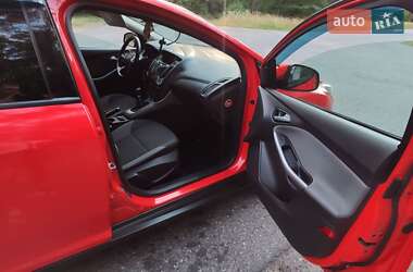 Хэтчбек Ford Focus 2013 в 