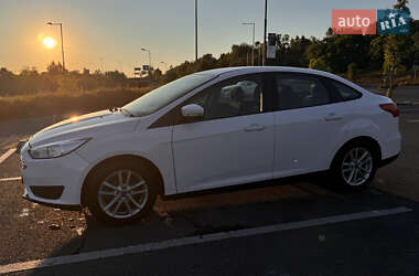 Седан Ford Focus 2016 в 