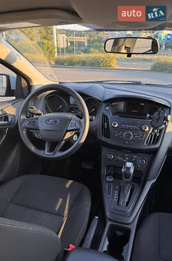 Седан Ford Focus 2016 в 