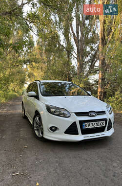 Універсал Ford Focus 2013 в Золочеві