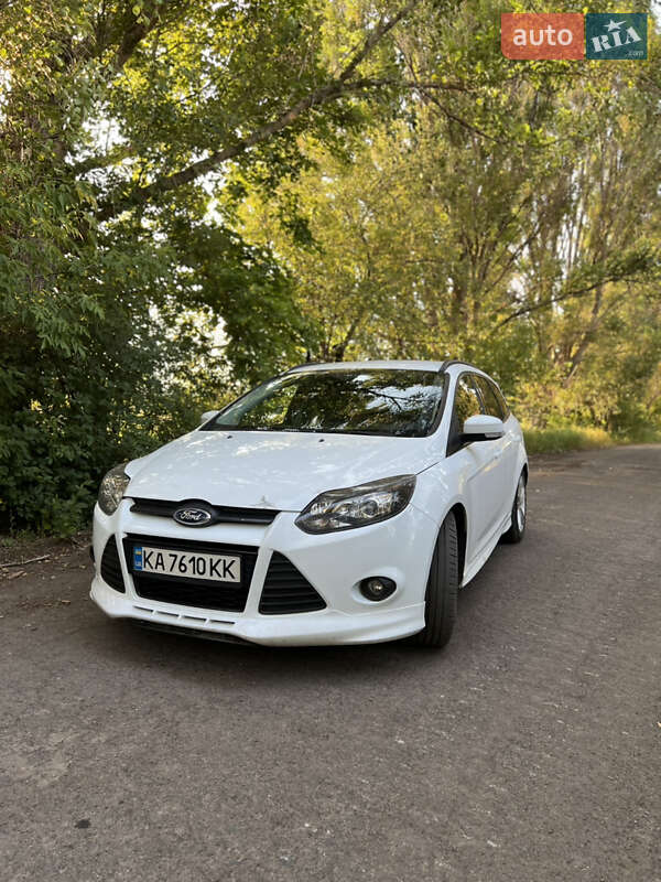 Універсал Ford Focus 2013 в Коротичу