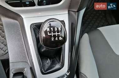 Хетчбек Ford Focus 2013 в 