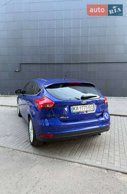 Хэтчбек Ford Focus 2015 в 