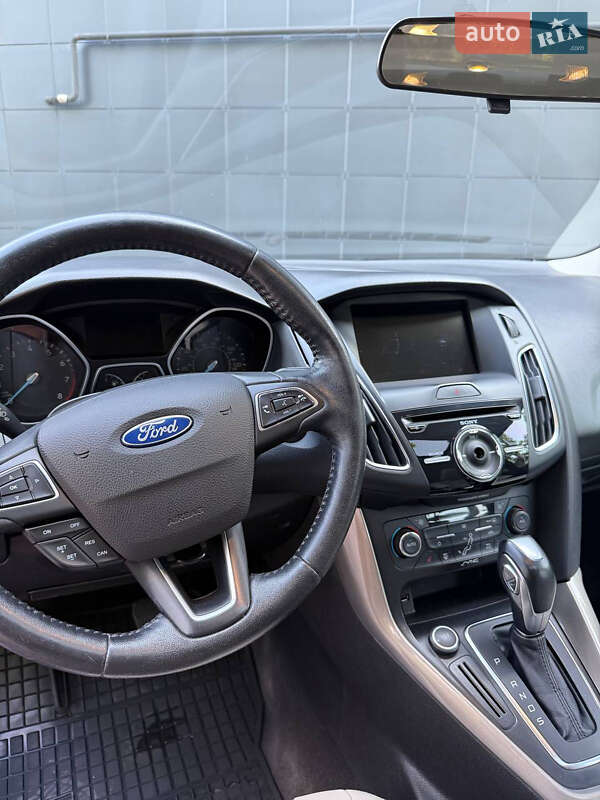 Хэтчбек Ford Focus 2015 в Киеве фото 7 Хэтчбек Ford Focus 2015 в Киеве