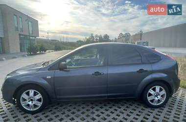 Хэтчбек Ford Focus 2004 в 
