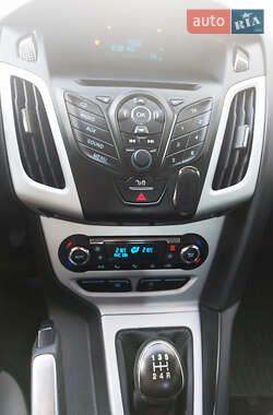 Седан Ford Focus 2013 в 