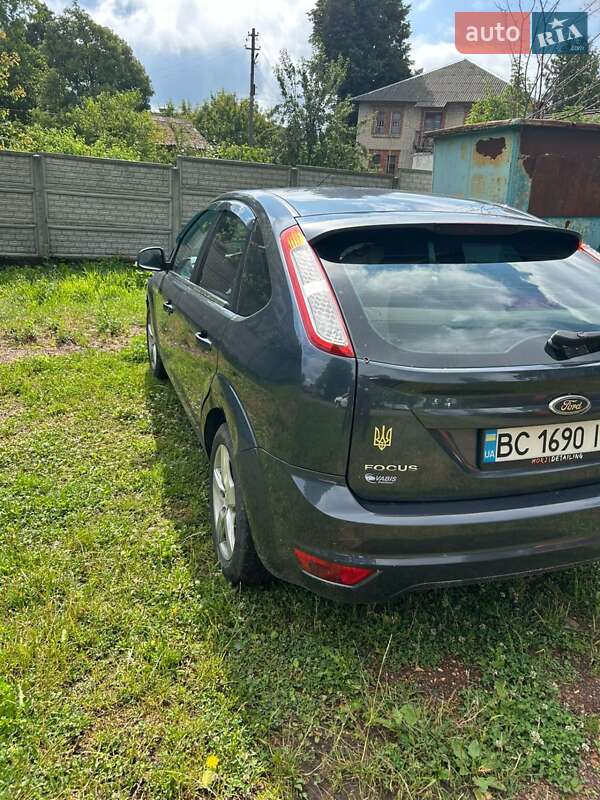 Хэтчбек Ford Focus 2008 в Нововолынске