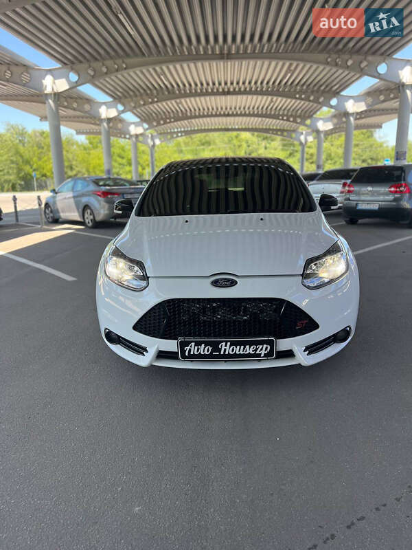 Хетчбек Ford Focus 2014 в Запоріжжі