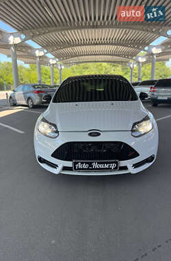 Хэтчбек Ford Focus 2014 в 