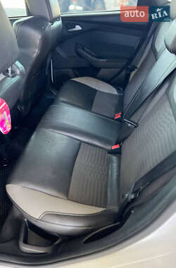 Хэтчбек Ford Focus 2014 в 