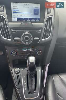 Седан Ford Focus 2016 в 