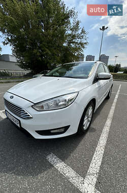 Седан Ford Focus 2016 в 