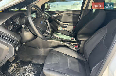 Хетчбек Ford Focus 2015 в 